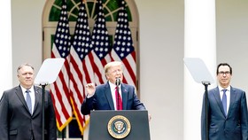 Tổng thống Mỹ Donald Trump họp báo tại Nhà Trắng công bố hàng loạt biện pháp mới với Trung Quốc