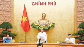 Thủ tướng Nguyễn Xuân Phúc phát biểu tại phiên họp chuyên đề xây dựng pháp luật. Ảnh: VIẾT CHUNG