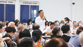 Ông Đặng Văn Nghê, Trưởng ban Đại diện Hội Người cao tuổi quận Tân Bình, đề nghị xem xét trách nhiệm trong chậm trễ mừng thọ, chúc thọ người tròn 100 tuổi