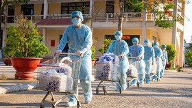 Chung tay hỗ trợ lực lượng chống dịch