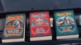 Ra mắt bộ ba siêu phẩm trinh thám Daniel Silva