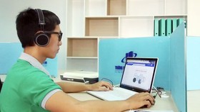 Cẩn trọng khi làm việc, họp trực tuyến