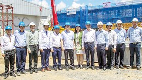 Công trình SECC Giai đoạn 2 lắp đặt nhịp kèo thép đầu tiên
