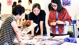 Làm việc cố định ở công ty giúp bạn trẻ có nhiều trải nghiệm và kỹ năng làm việc nhóm