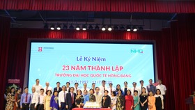 Lễ kỷ niệm 23 năm thành lập của Trường Đại học Quốc tế Hồng Bàng được tổ chức sáng ngày 10-7 tại Hội trường Beethoven