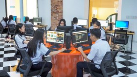 Thu hẹp trường chuyên, thu học phí cao hơn