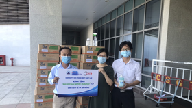 On1 trao tặng hơn 2000 lít dung dịch rửa tay các loại đến Đà Nẵng, Quảng Nam và Quảng Ngãi