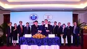 Lễ ký kết thỏa thuận hợp tác toàn diện giữa khách sạn Rex Sài Gòn và Trường Đại học Quốc tế - Đại học Quốc gia TPHCM
