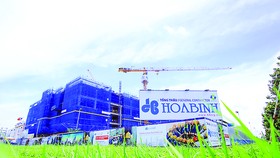 Cất nóc dự án Trung tâm thương mại Cobi Home