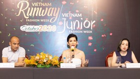 Ban tổ chức thông tin cụ thể về show diễn thời trang. Ảnh: THIÊN AN