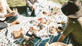 Bảo vệ môi trường từ… bàn tiệc