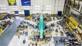 CEO DAVE CALHOUN- Niềm hy vọng Boeing