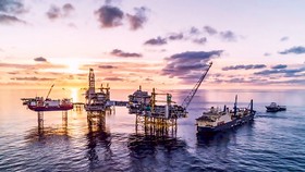 OPEC “ngấm đòn” Covid-19