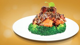 Nhiều ưu đãi bất ngờ tại khách sạn Windsor Plaza