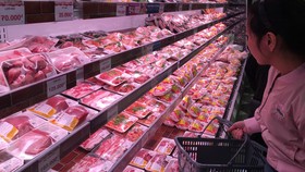 Từ 1-4, giá heo bán ở cửa chuồng chỉ còn 70.000 đồng/kg