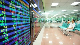 VN-Index tăng gần 19 điểm