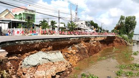 ĐBSCL sụp lún, sạt lở khắp nơi