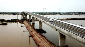 Khánh thành cây cầu ngàn tỷ qua sông Ninh Cơ