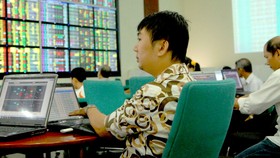 Hút vốn ngoại vào thị trường chứng khoán