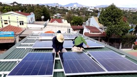 Nhiều vướng mắc trong đầu tư phát triển điện Mặt Trời mái nhà
