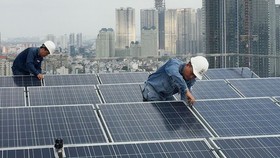 EVN mua điện mặt trời mái nhà với giá 1.943 đồng/kWh