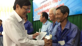 Tham gia nghiệp đoàn, các bác tài xe ôm trên địa bàn quận 1 nhận được sự chăm lo, hỗ trợ thiết thực Ảnh: Thái Phương