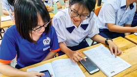 Cho phải hướng dẫn, sao làm khó giáo viên?