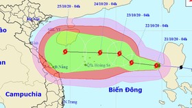 Bão số 8 đang di chuyển theo hướng Tây và liên tục tăng cấp