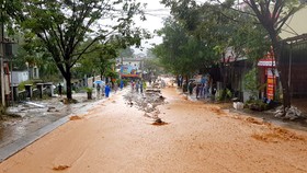 Hàng chục người bị sạt lở núi vùi lấp tại Quảng Nam