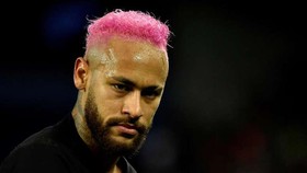Neymar đ8ang kiểm lkhoa3ng 3 triệu euro/tháng