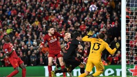 Trận Liverpool – Atletico Madrid ở Anfield lẽ ra không nên tổ chức.