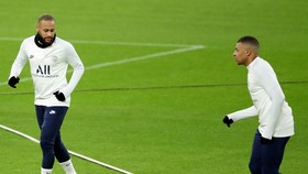 PSG sẽ không bán Neymar và Mbappe