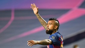 Arturo Vidal rời Barcelona để gia nhập Juventus