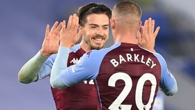 Ross Barkley ăn mừng bàn thắng