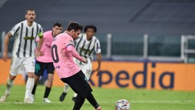 Messi ghi bàn ấn định tỷ số trên chấm 11m