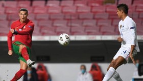 Ronaldo bất lực khi Bồ Đào Nha bị Pháp loại pở Nations League