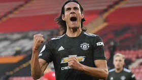 Edinson Cavani tạo nên 3 bàn thắng đẹp