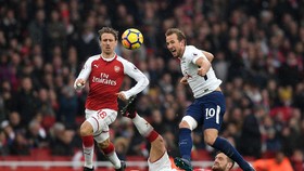 Harry Kane sẽ dẫn dắt Tottenham đối đầu Arsenal