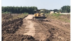 Dự án Long Phước 4 của địa ốc Alibaba vẫn trong giai đoạn san lấp. Ảnh bạn đọc cung cấp