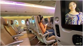 Những hàng ghế trống trong các chuyến bay thời Covid-19; Ảnh: AFP