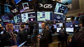 Chứng khoán phố Wall giảm sâu, sàn NYSE tạm thời đóng cửa từ ngày 23/3