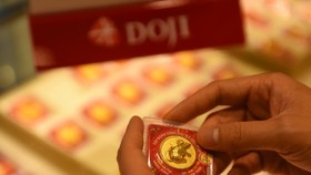 Thả nổi giá vàng - nguy cơ buôn lậu