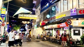 Phố Tây Bùi Viện tạm dừng các hoạt động nhằm phòng, chống dịch Covid-19. Ảnh: MINH KIỆT