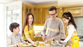 “Dù bão giông - hoa hồng vẫn nở”