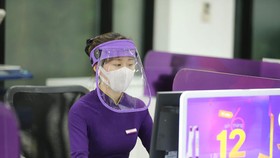 TPBank trang bị đồ bảo hộ chống dịch cho đội ngũ nhân viên.