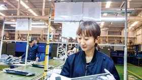 Dây chuyền sản xuất công nghiệp phụ trợ tại công ty NamAe Vina - Hàn Quốc trong KCN Đại An - Hải Dương. Ảnh: VIẾT CHUNG