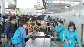 Việt Nam cần làm gì tránh làn sóng bùng phát thứ 2 dịch Covid-19?
