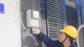 Điện lực phúc tra khách hàng có chi phí điện tăng, giảm bất thường