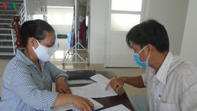 Có người nhận được hỗ trợ Covid-19, nhưng có những lao động lại không.