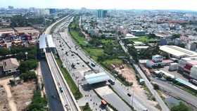Tuyến metro Bến Thành - Suối Tiên qua quận Thủ Đức. Ảnh: CAO THĂNG